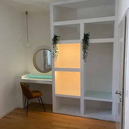 아파트 Cozy Colosseum Corner