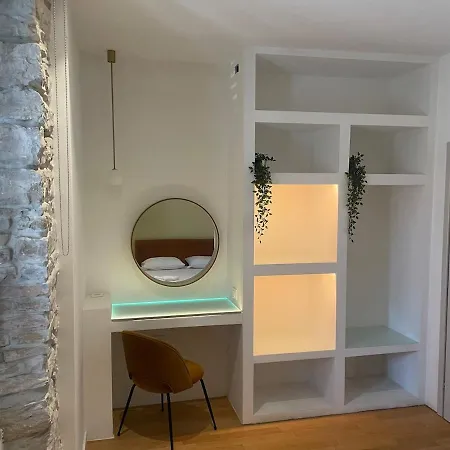 Cozy Colosseum Corner Apartment *